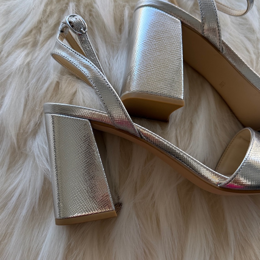 GUESS Metallic Silver Heels size 10 NWOT - Picture 5 of 6